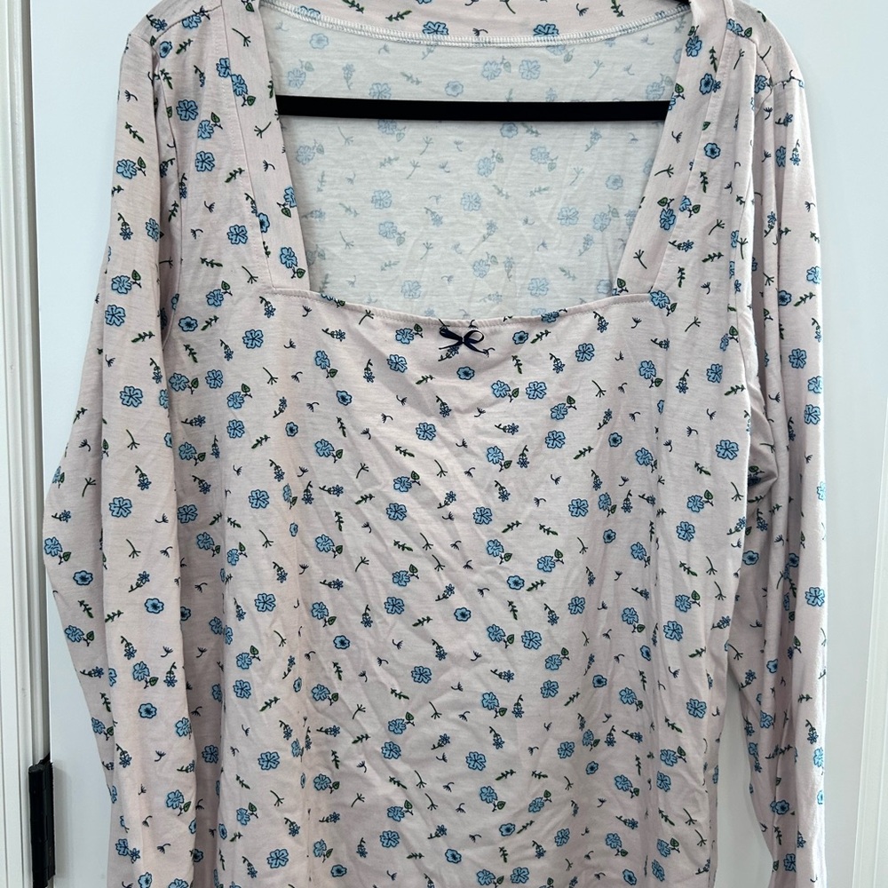 SHEIN Curve Blue Floral Top